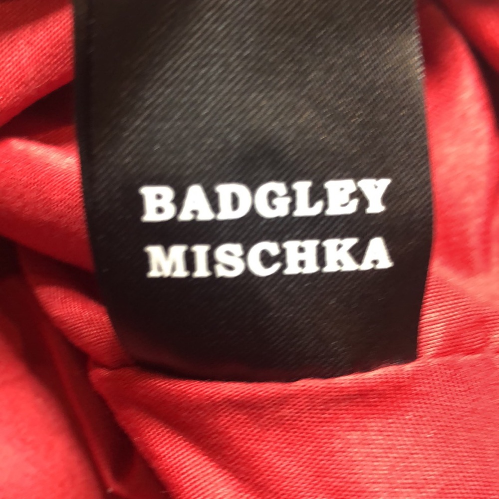 🔹 Badgley Mischka Vegan Leather Bag with Chunky Chain Handle - Picture 4 of 8
